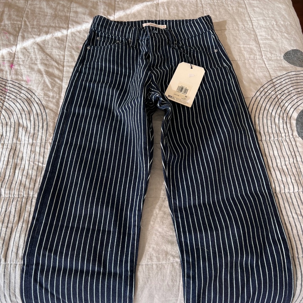 Levi's Premium NWT Women's Wedgie Straight Blue Striped Cropped Jeans